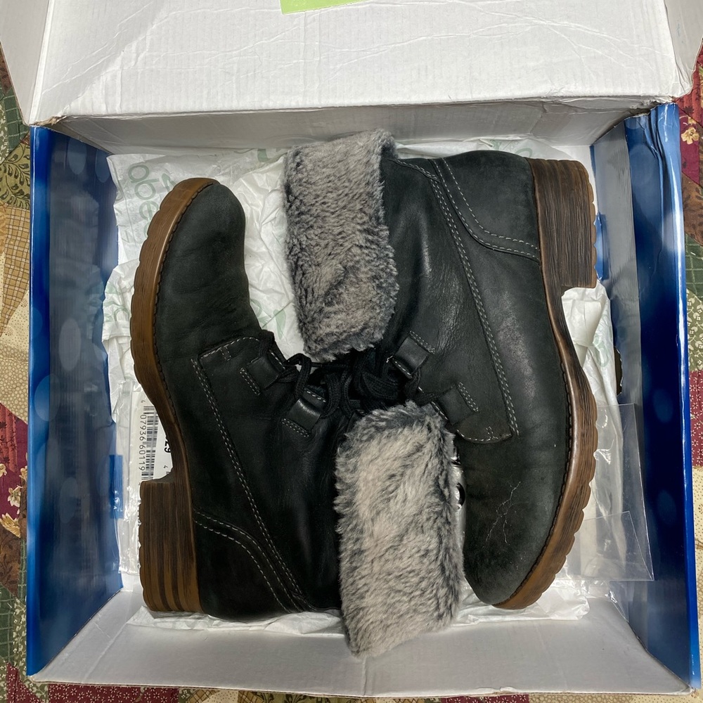 Abeo Boots - Womens 8